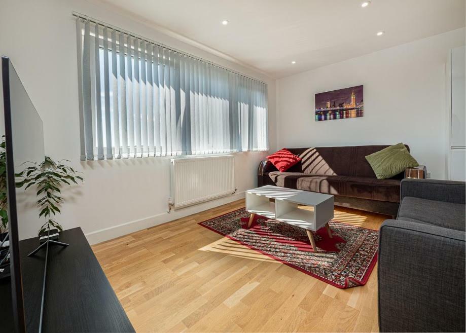Easystay Slough Central Free Parking Eksteriør bilde