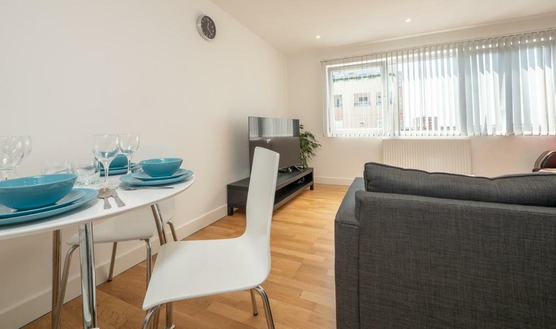 Easystay Slough Central Free Parking Eksteriør bilde